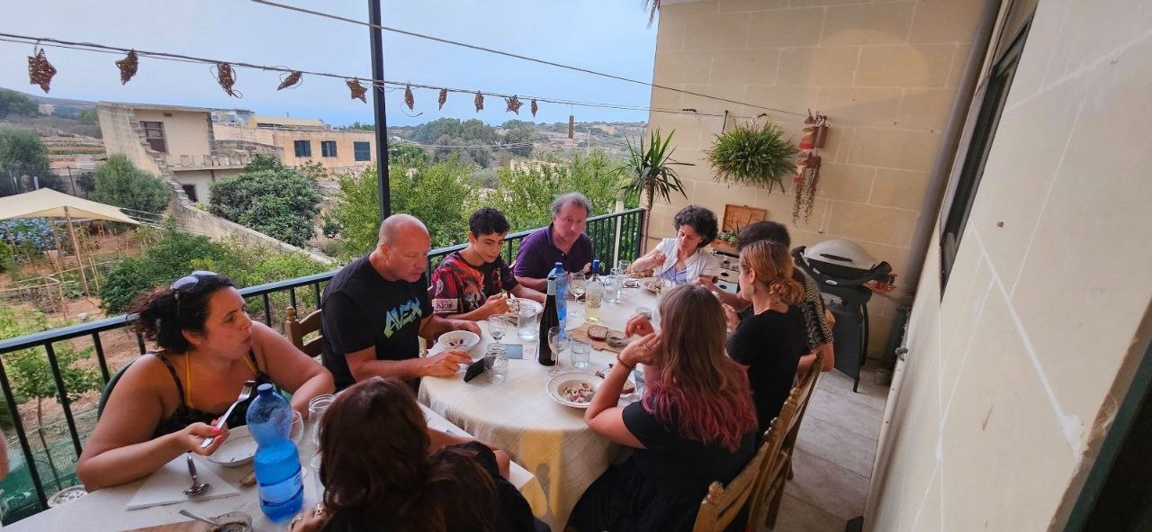Sunset picnics and supper clubs by Asatoma